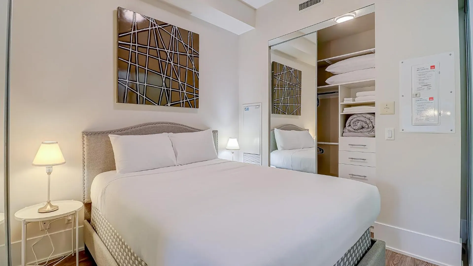 Metropolis Loft - Cn Tower Apartment Toronto Canada